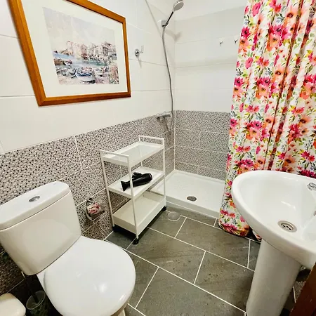 With Ocean View Apartment *